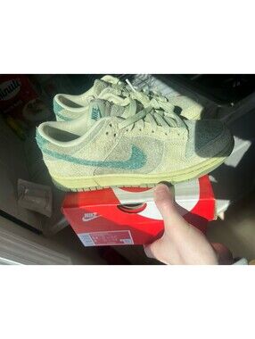 Brand New SB Nike Dunk Low Olive Aura Men’s Size 8 Woman’s Size 9.5